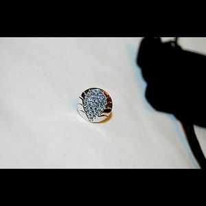 ‼️SOLD‼️Swarovski water tack pin
